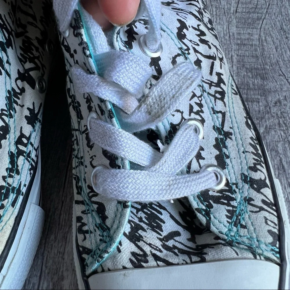AIRWALK Hightop Sneakers Size 8